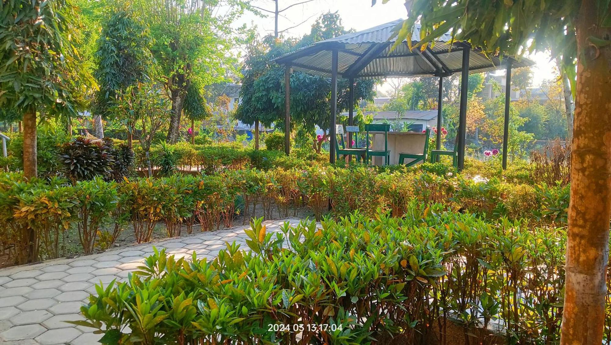 Hotel Butterfly - Peaceful Garden For Nature Lovers Саураха Екстериор снимка